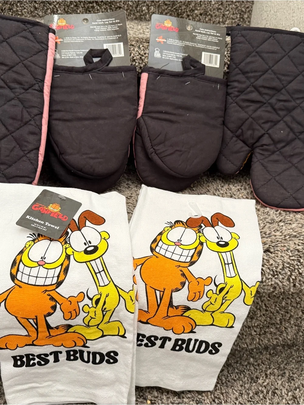 Garfield 'Best Buds' Pink Mini Oven Mitt & Towel Kitchen Set
